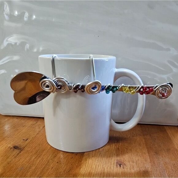 Wire wrapped and beaded spoon with cup hanger - Picture 3 of 3